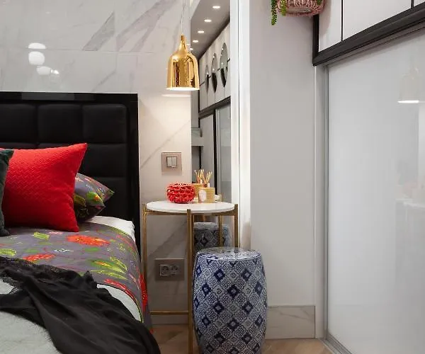 'hedonist' Makarská