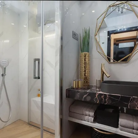 Apartment 'hedonist'
