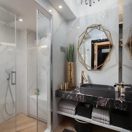 Apartment 'hedonist' *