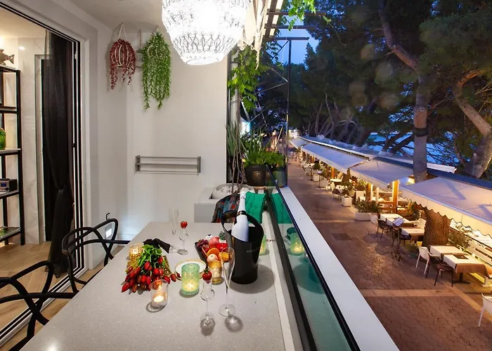 'hedonist' * Μακάρσκα